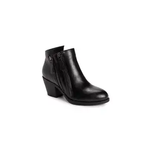 MUK LUKS Women's Yellowstone Yardley Chelsea Boots, Black, 7.5