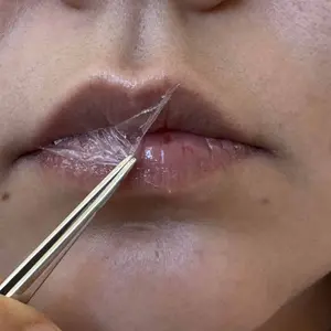 Product Review of [Laka] Soothing Prep Lip Mask — Cooling peel-off lip mask for smoother lip prep and a hydrated feel from V**a S**a