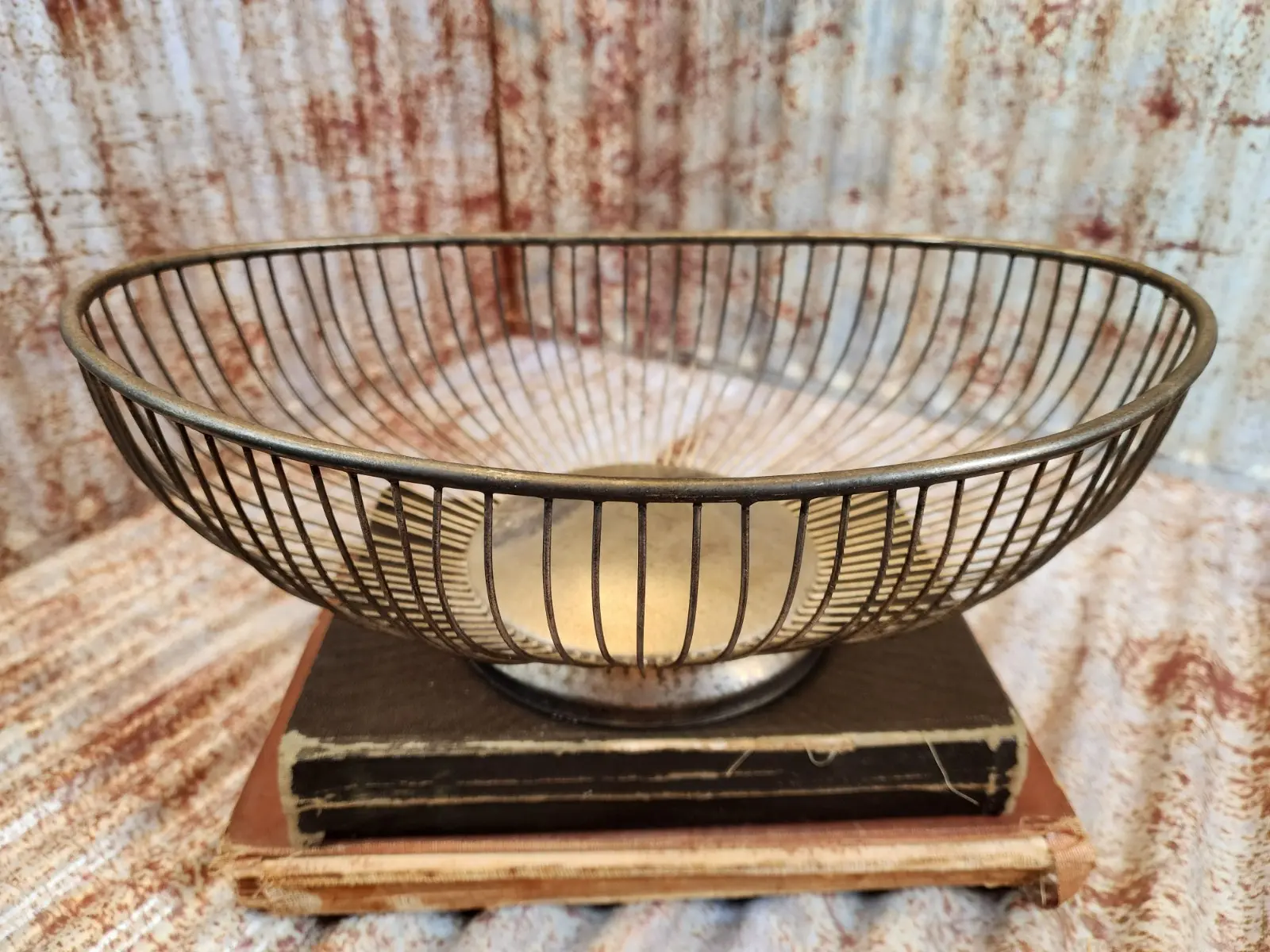 Vintage Leonard Mid Century Oval Silver Plate Wire Fruit/Breadbasket