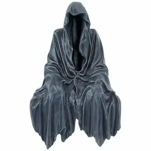 Gothic Style Ghost Robe Statue Cute Ornament Mysterious Black Hooded Spooky Desktop Decoration for Home Halloween Decor & Fashionable Car Accessory Compact Size Eerie Touch