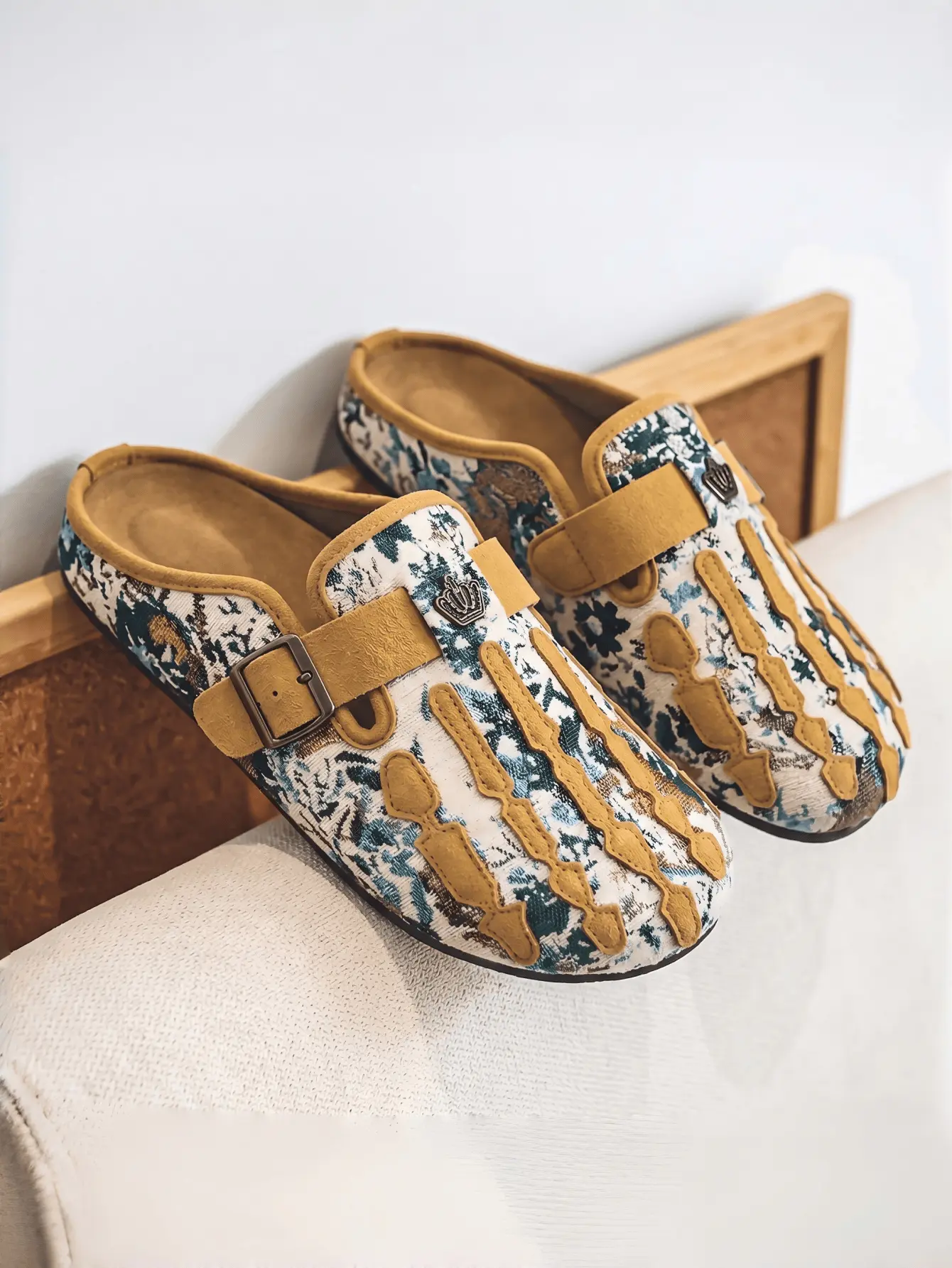 Women's Bohemian Print Mules, Woven Fabric Slip On Clogs with Adjustable Ankle Strap, Lightweight Casual Footwear with Rubber Sole