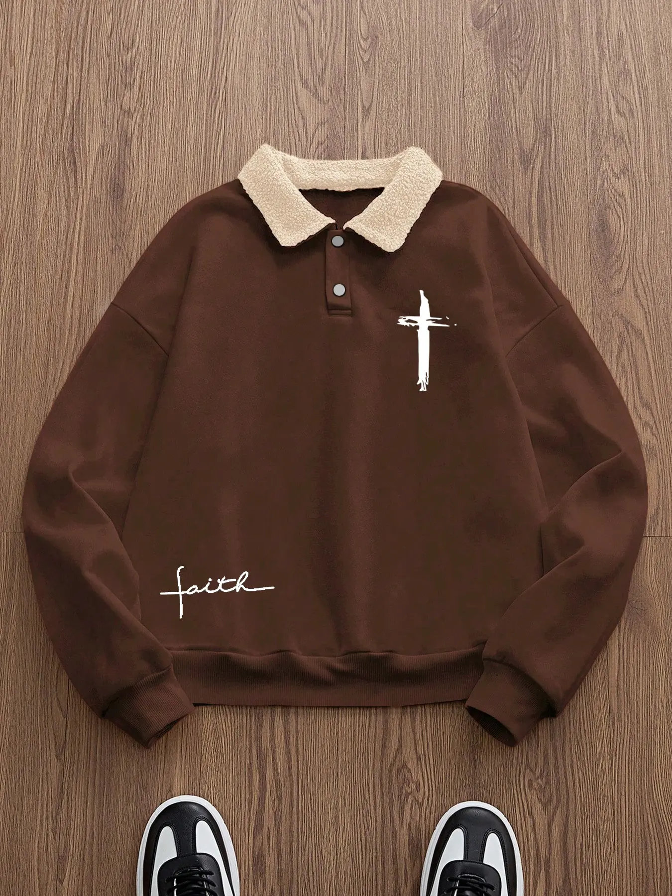 Oversized Faith Christian Polo Sweatshirt | Retro Vintage Sherpa Collar Top with Brushstroke Cross & Handwritten "Faith" Graphic Print, Soft Fleece Fabric for Church Worship/Street Style, Relaxed Trendy Aesthetic Fit