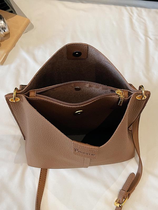 Simple waxed leather bucket bag, PU Tote Satchel, fashionable, casual and versatile wide-strap one-shoulder crossbody bag, textured and trendy one-shoulder commuter bag, Elegant Commuter Bag, suitable for daily wear, commuting and other scenarios