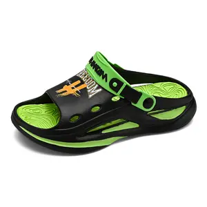 Men's beach sandals with fashionable contrasting colors, anti-slip textured soles, suitable for both outdoor and indoor use and can be shared by two users.