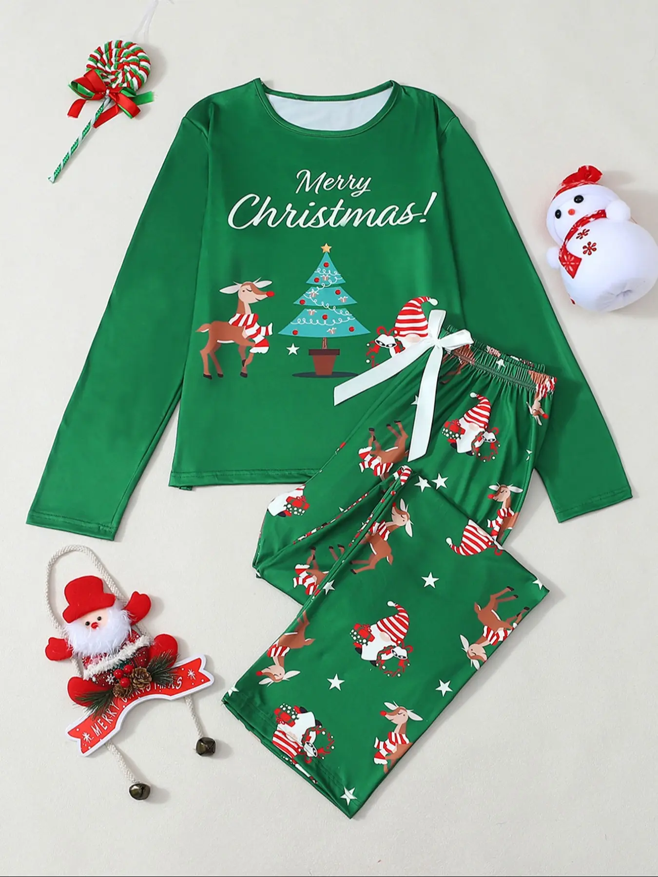 Women's Christmas Deer Print Pajama Set, Long Sleeve Round Neck, Soft Breathable Fabric, Casual Fitted Two-Piece Sleepwear
