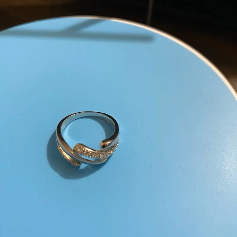 Anillo de plata italiana 925 linda joya de un diseño elegante size 6