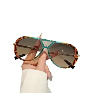 Trendy Y2K Women's Polarized Tortoiseshell Sunglasses High-Quality Square Frame UV400 Sun Protection Lightweight All-Day Comfort Fashion Accessory for Outdoor Activities Summer Brunch Cute Gift for Girlfriend OOTD Essential