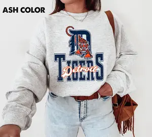 [Sale Up To 25%] Vintage Detroit Baseball Graphic Tee, Retro City Sports Shirt, Classic Game Day Outfit, Unisex Streetwear Apparel, Urban Fan Gift