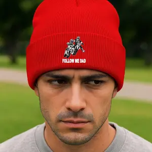 S&T Cool Knight Printed Knit Hat - A fashionable winter accessory for both men and women.This stylish gray knit hat is perfect for the autumn and winter seasons.As a lightweight hat, it is an ideal choice for going out in cold weather and is one of the