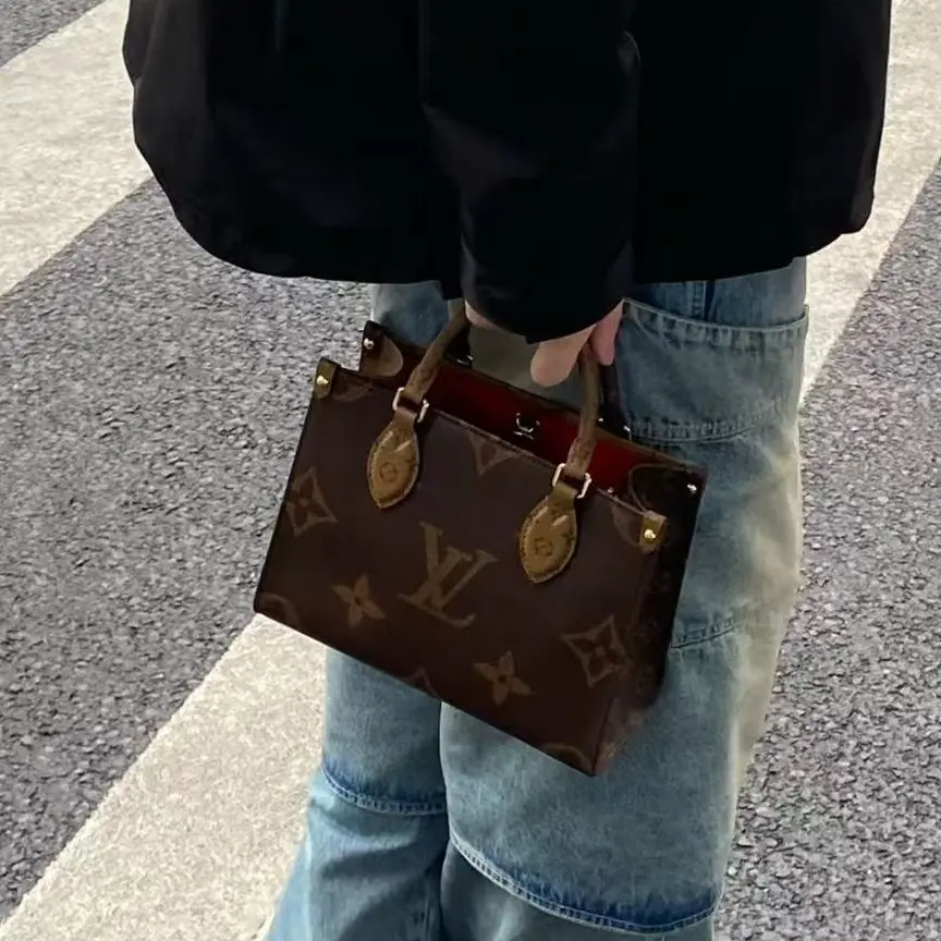 Pre-owned Louis Vuitton LouisVuitton on the go