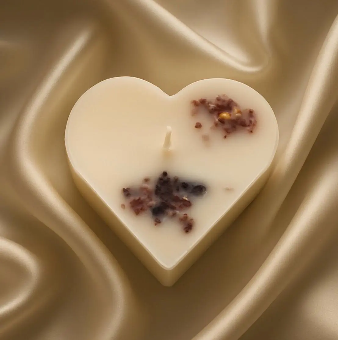 Heart Shaped Botanical Candle – Romantic Floral Soy Candle