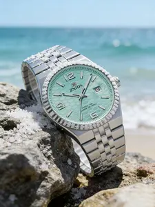 Men's quartz watch | Waterproof Wrist Watch | Ice blue dial with honeycomb texture | Stainless steel strap | Date function | Luxury Business Fashion Watch | Ideal gift for business and casual wear