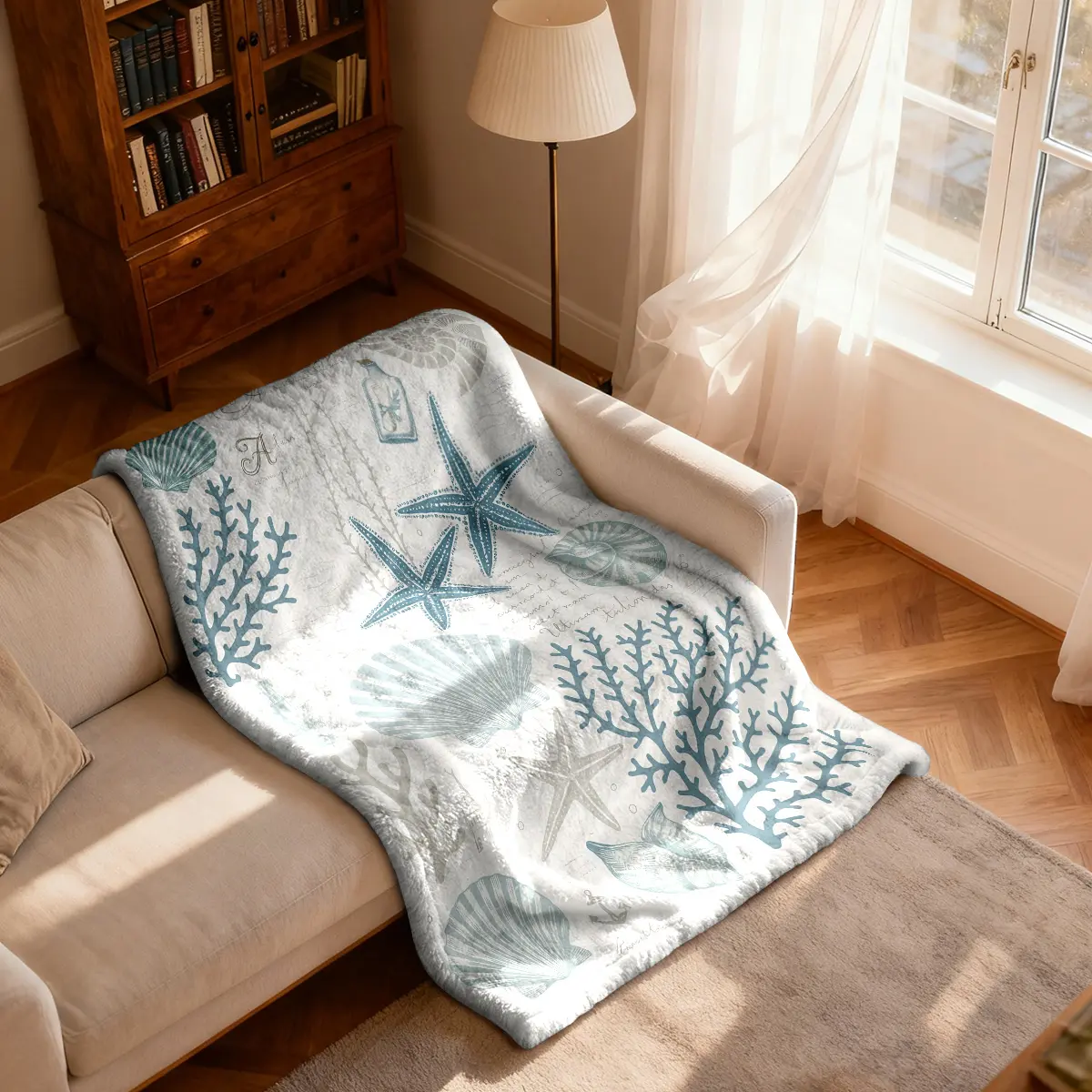 1 piece of ocean-style themed flannel Throw Blanket, full of sea stars, shells, conches, seaweed and bubbles and other marine elements printed throughout the year. Suitable for sofas and beds. It is a perfect gift for camping and traveling.
