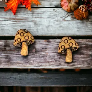 Little wood mushroom studs