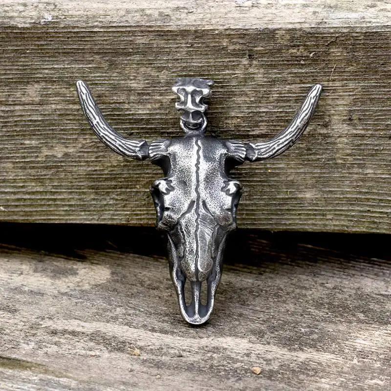 GTHIC Edgy Durable Stainless Steel Bull Skull Head Pendant, Gothic Animal Jewelry with Adjustable Chain, Men's Accessories for Gifting Occasions