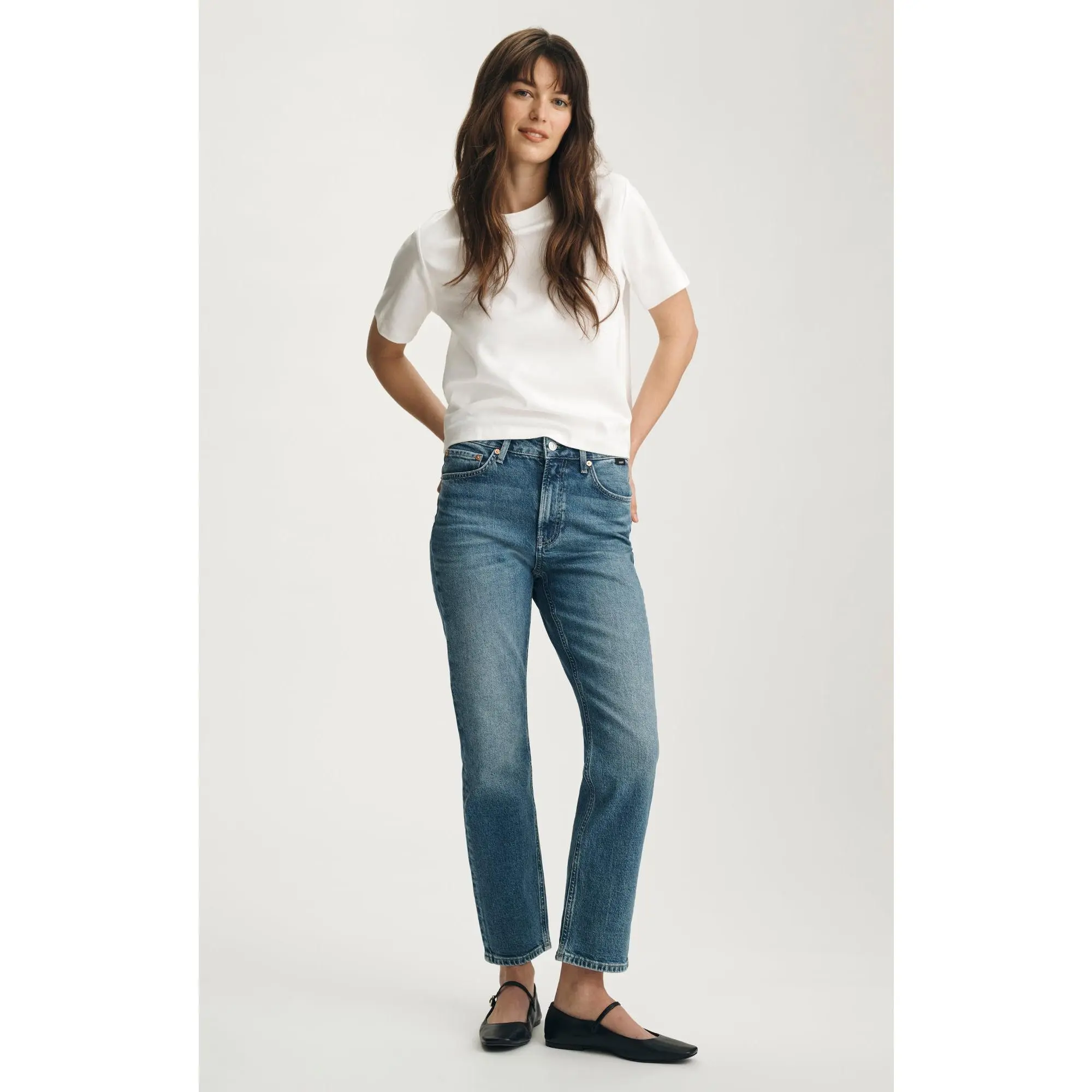 Women's Mid-Brushed Classic Blue New York Straight Leg Jeans