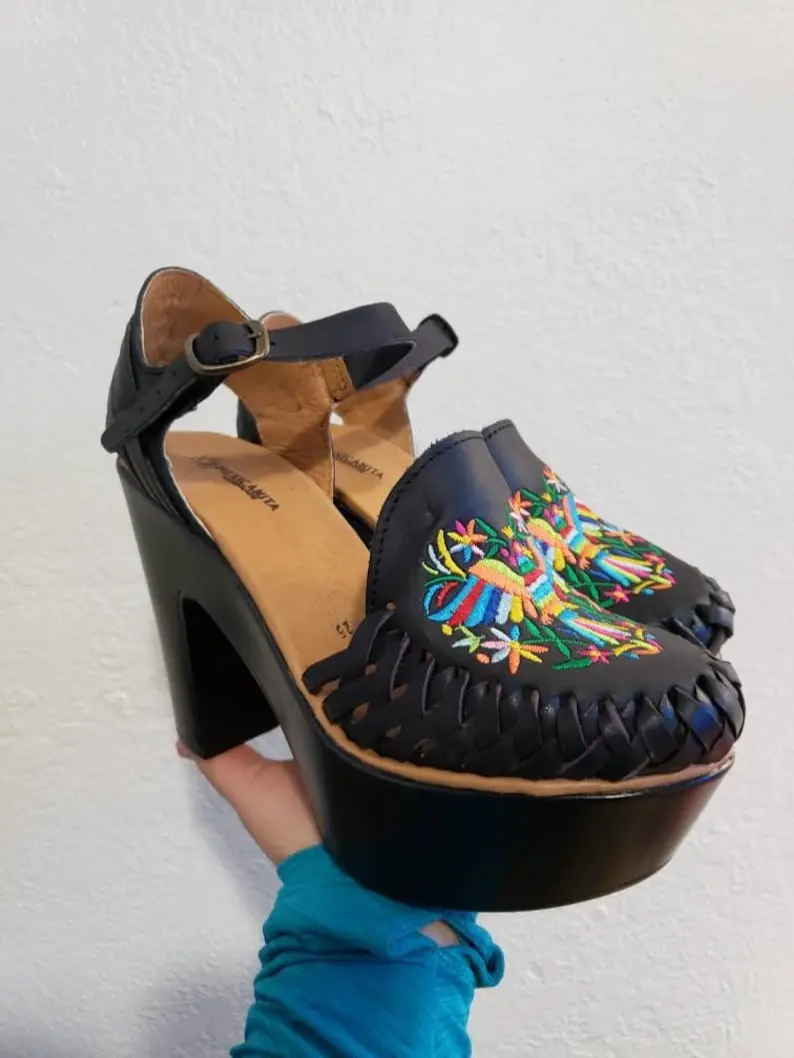 Otomi embroidered Mexican wedges/Mexican huarache//Mexican wedge sandal//Mexican heels//Huarache mexicano//Mexican sandal