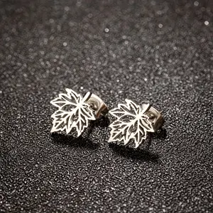 1 Pair Maple Leaf Stud Earrings for & - Stainless Steel Maple Leaf Amulet Jewelry, ic-Free Leaf-Shaped Earrings, Simple Elegant Leaf of for Party Wedding Everyday Gifts (Compatible with Canadian-Themed Outfits)