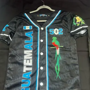 Jersey Guatemala 502 – Quetzal Bordado – Diseño Premium Unisex