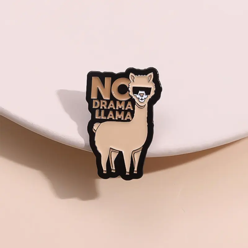 Cute Cartoon Llama Design Brooch, Fashion Alloy Badge for Daily Clothing Decor, Trendy All-match & Exquisite Brooch for Birthday Gift, Flower Brooch, Fashion Accessory