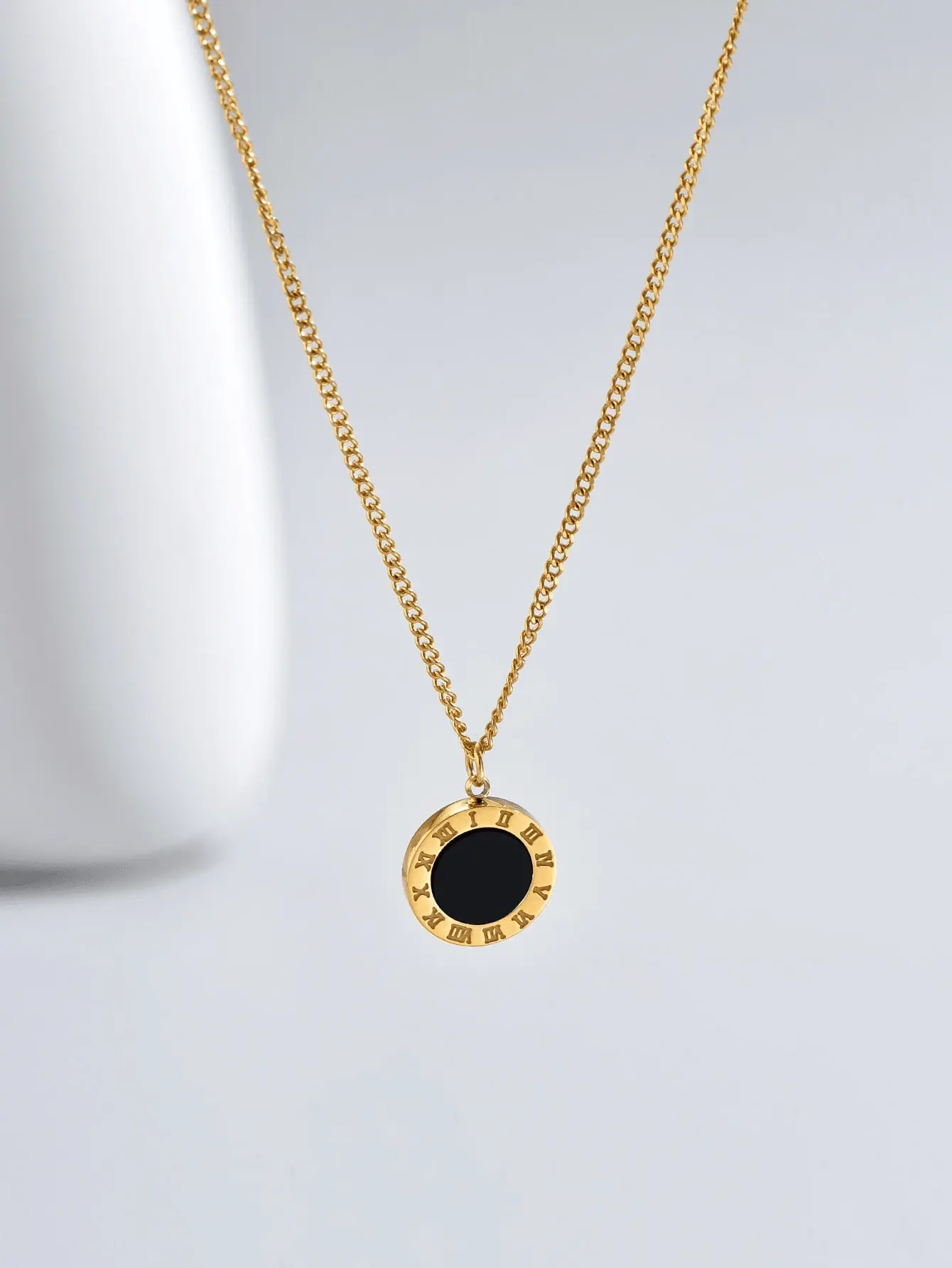 An Euro-American Roman Numerals Black Acrylic Round Pendant