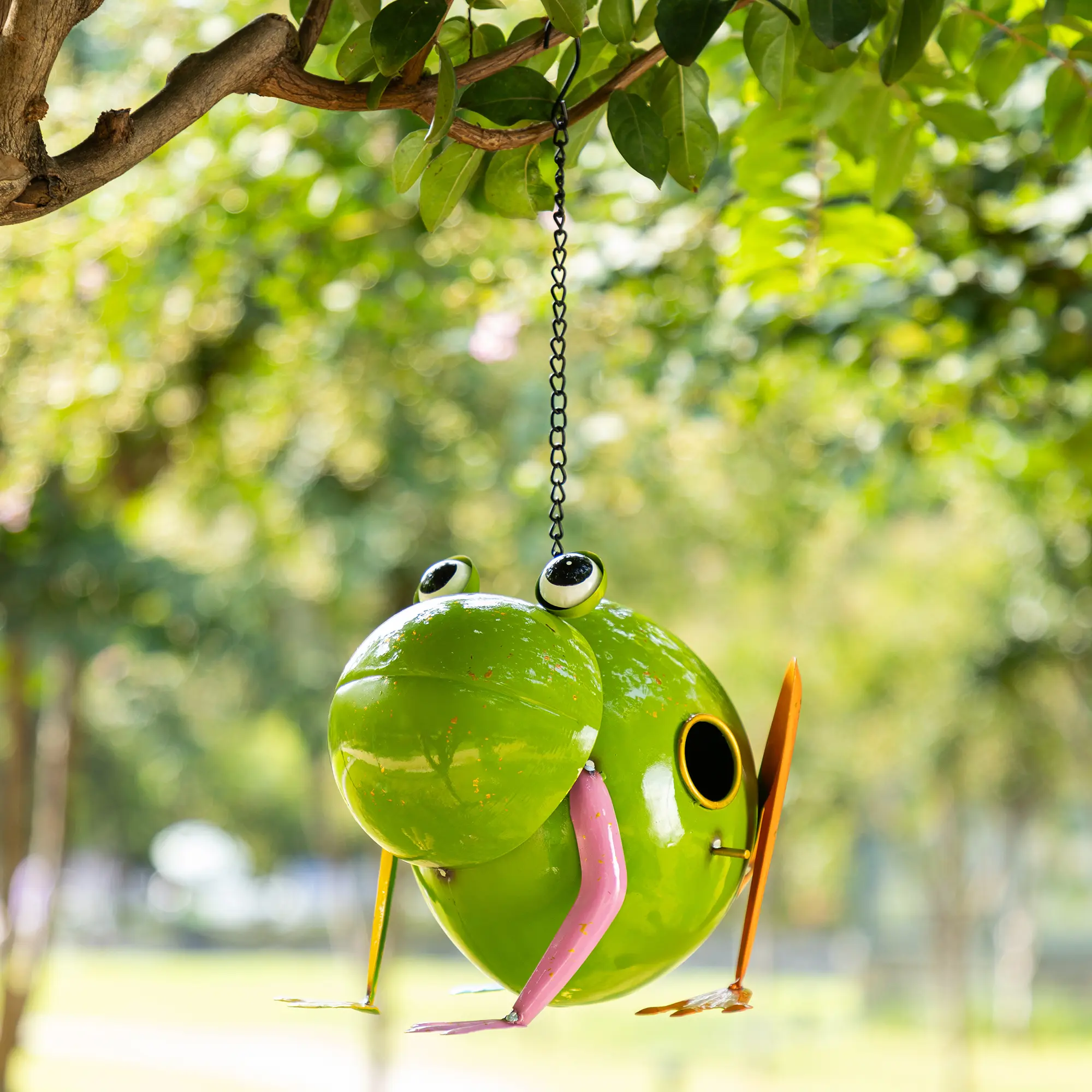 Glitzhome 9''L Metal Glossy Frog Outdoor Garden Birdhouse