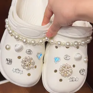 2025 68 Types Shoe Charms Cave Shoe Buckle DIY Charm Bling Designer Jewelry Accessories For Women Girls Luxury With Bling Girly Chains Fashion For Party Favors Birthday Gifts