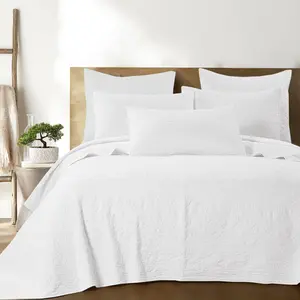 Emory White Quilt Set