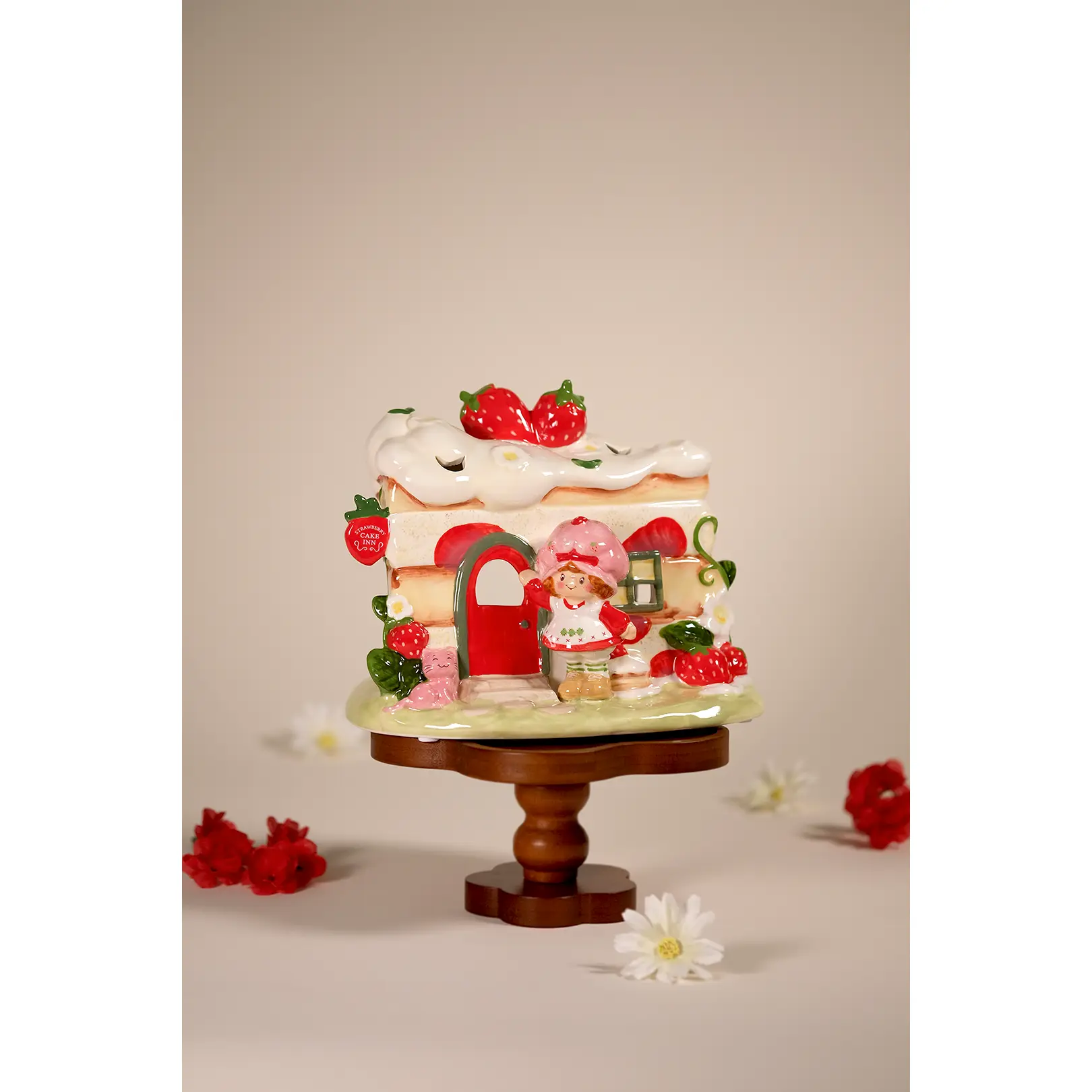 Strawberry Shortcake Cake Inn Candle House