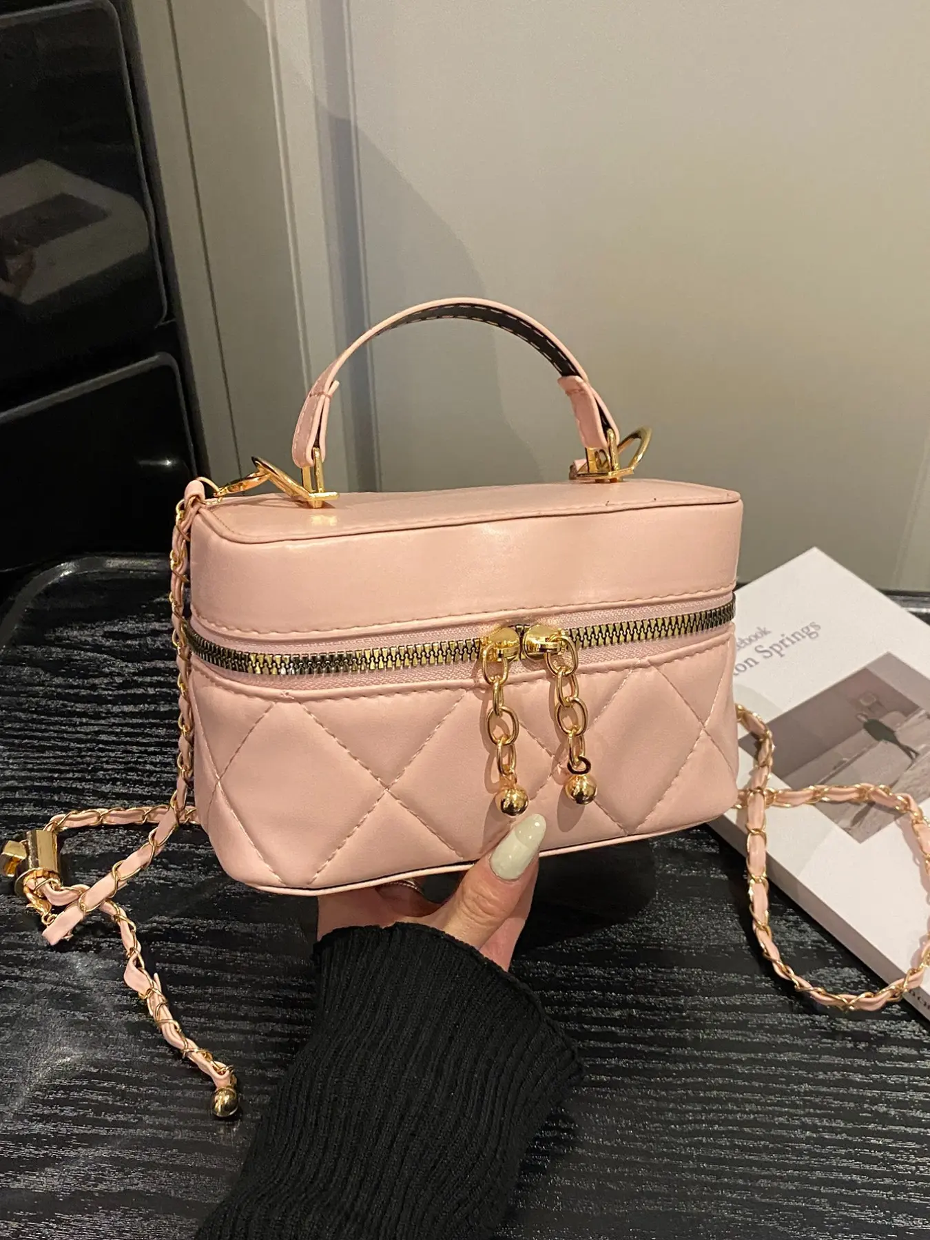 New Women's Quilted Embroidered Fashion Handbag, Makeup Bag, Dual Zipper Closure, Metal Chain, Embellished Shoulder Bag, Shoulder Bag, Crossbody Bag, Daily Use, Fashionable Handbag