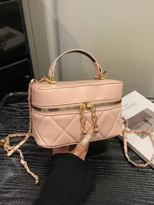 New Women's Quilted Embroidered Fashion Handbag, Makeup Bag, Dual Zipper Closure, Metal Chain, Embellished Shoulder Bag, Shoulder Bag, Crossbody Bag, Daily Use, Fashionable Handbag