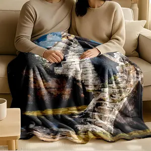 1 piece Chichen Itza Maya Temple Ruins in Mexico themed flannel blanket - Oversized comfortable flannel sofa blanket, suitable for beds and sofas, all-season use, modern design, digitally printed pattern, 100% polyester material, machine washable