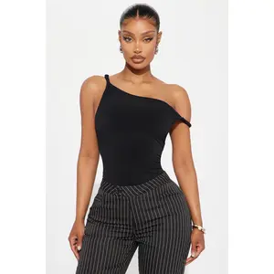 On Replay Twist Shoulder Top - Black