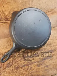 1910's very early Lodge #6 Cast Iron Skillet with Single Notch and Raised S at 6 O'clock position