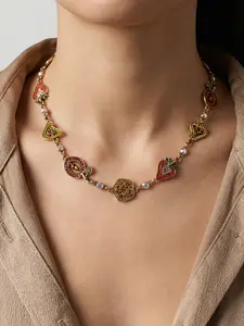 1 fashionable and cute fruit shaped necklace, suitable for daily wear, vacation and dating occasions, and also a surprising and exquisite small gift.