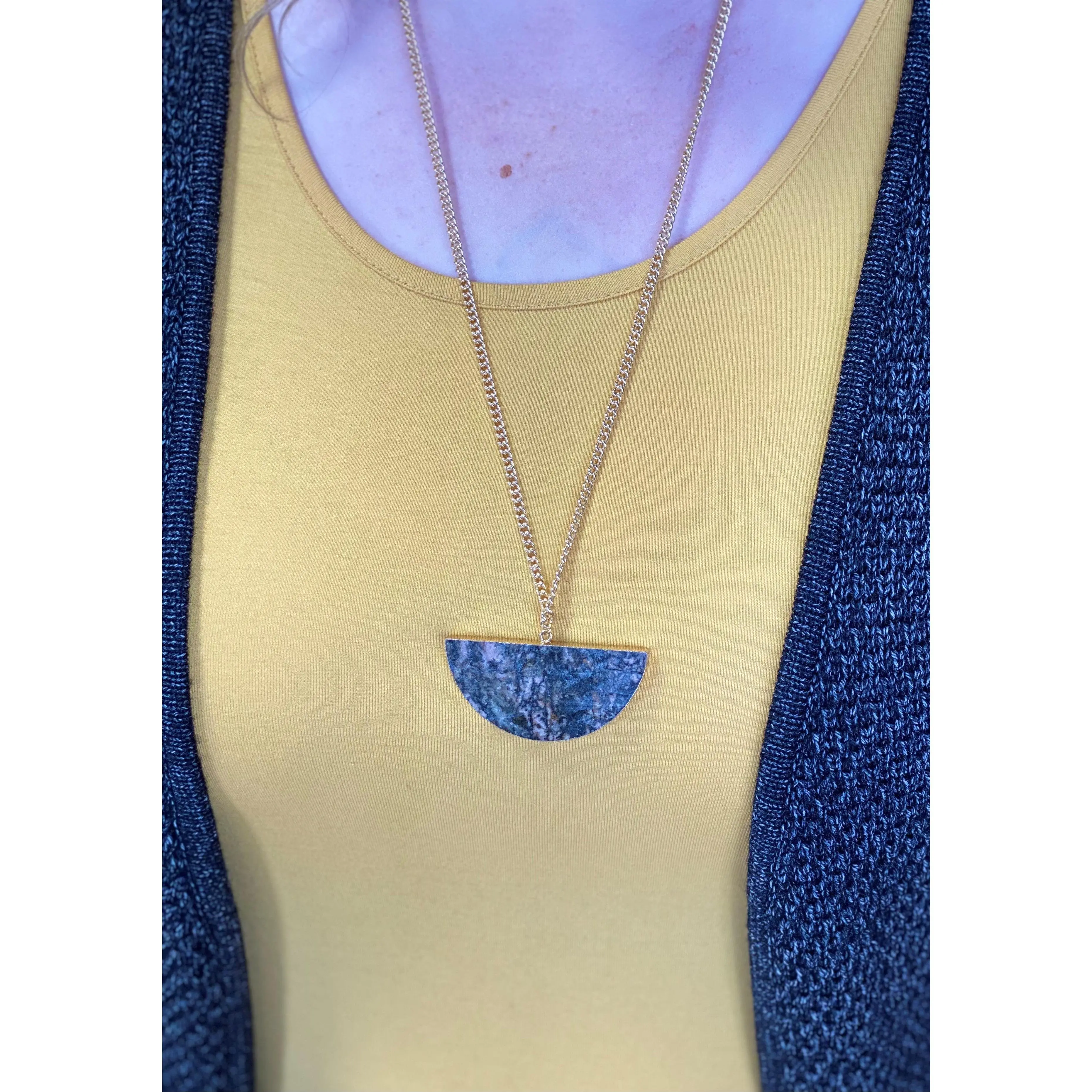 CLEOPATRA NECKLACE IN BLUSH