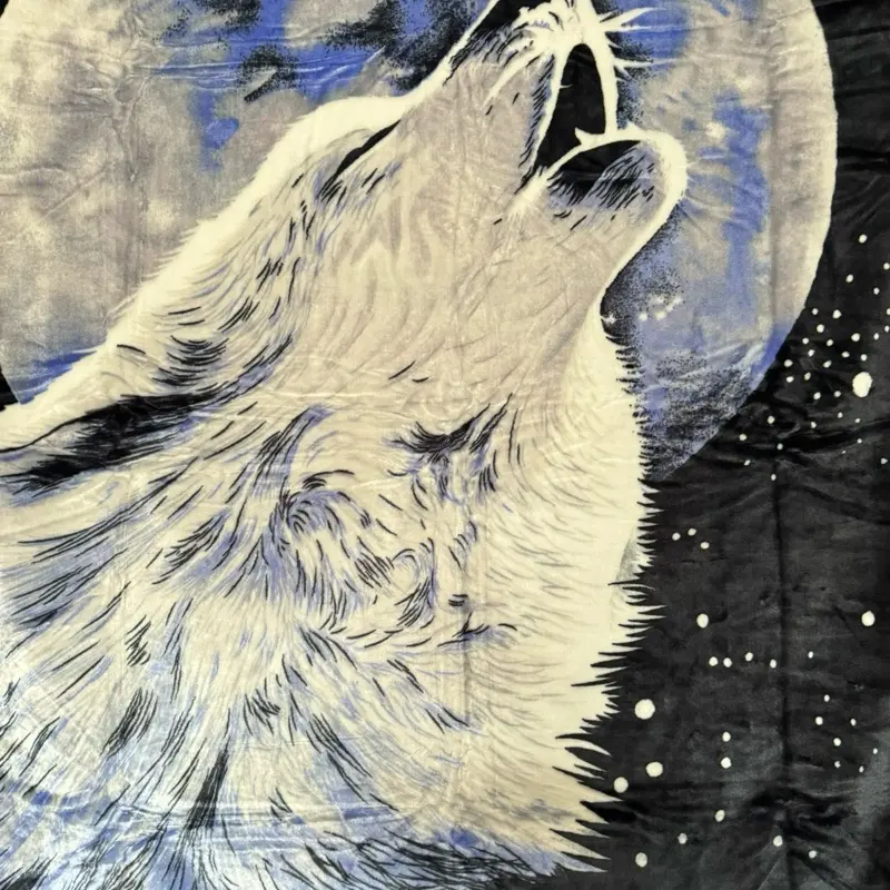Ultra Soft Polyester Wolf Print Bedding Blanket - 1-Ply Black Queen-Size, Soft Cozy Wildlife Motif Blanket, Soft Cozy Blanket