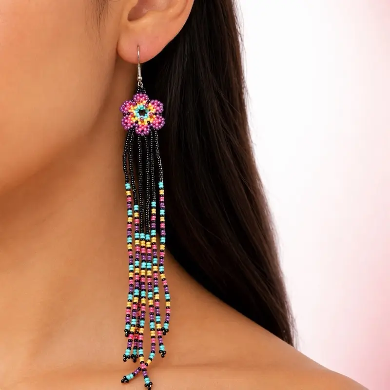 Arete flor chica largo - hecho a mano - Beaded earrings made in Mexico