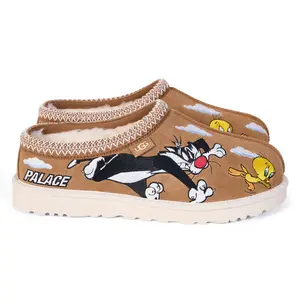 UGG Tasman Slipper Palace x Looney Tunes Chestnut Authentic Sneaker 1181910-CHE Original Brown Beige Comfortable Cozy Warm Fuzzy Slip-on Cartoon Shoe