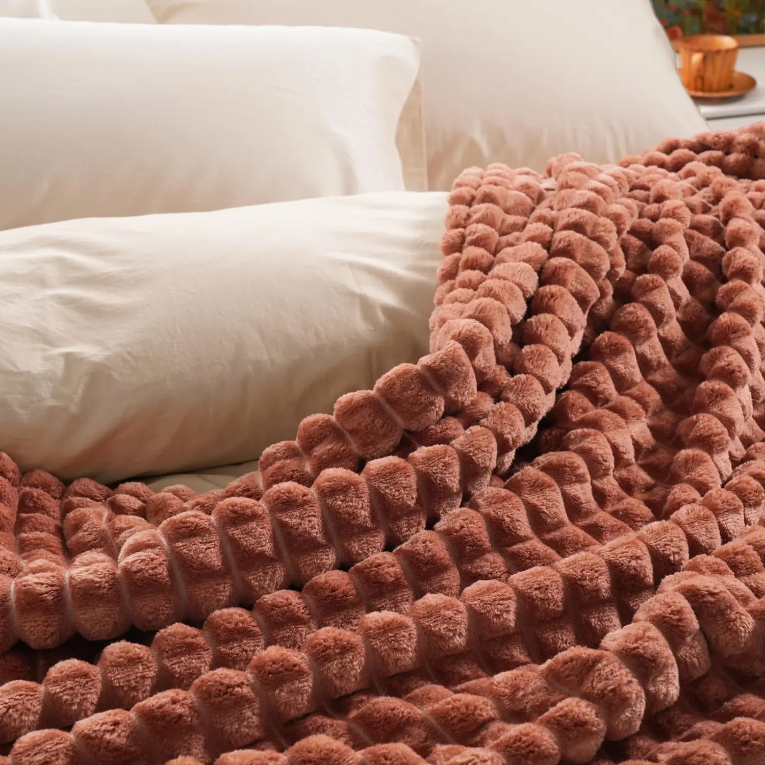 【SohoChic】PHF Luxury Soft Fleece Blanket, No Shed No Pilling, 380GSM Fluffy Cozy Blankets for Bed, SohoChic Lightweight Bedding for Home Decor, Ideal Gift