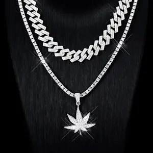 New Maple Leaf Pendant Necklace High-end Fashionable and Versatile Cuban Chain Necklace