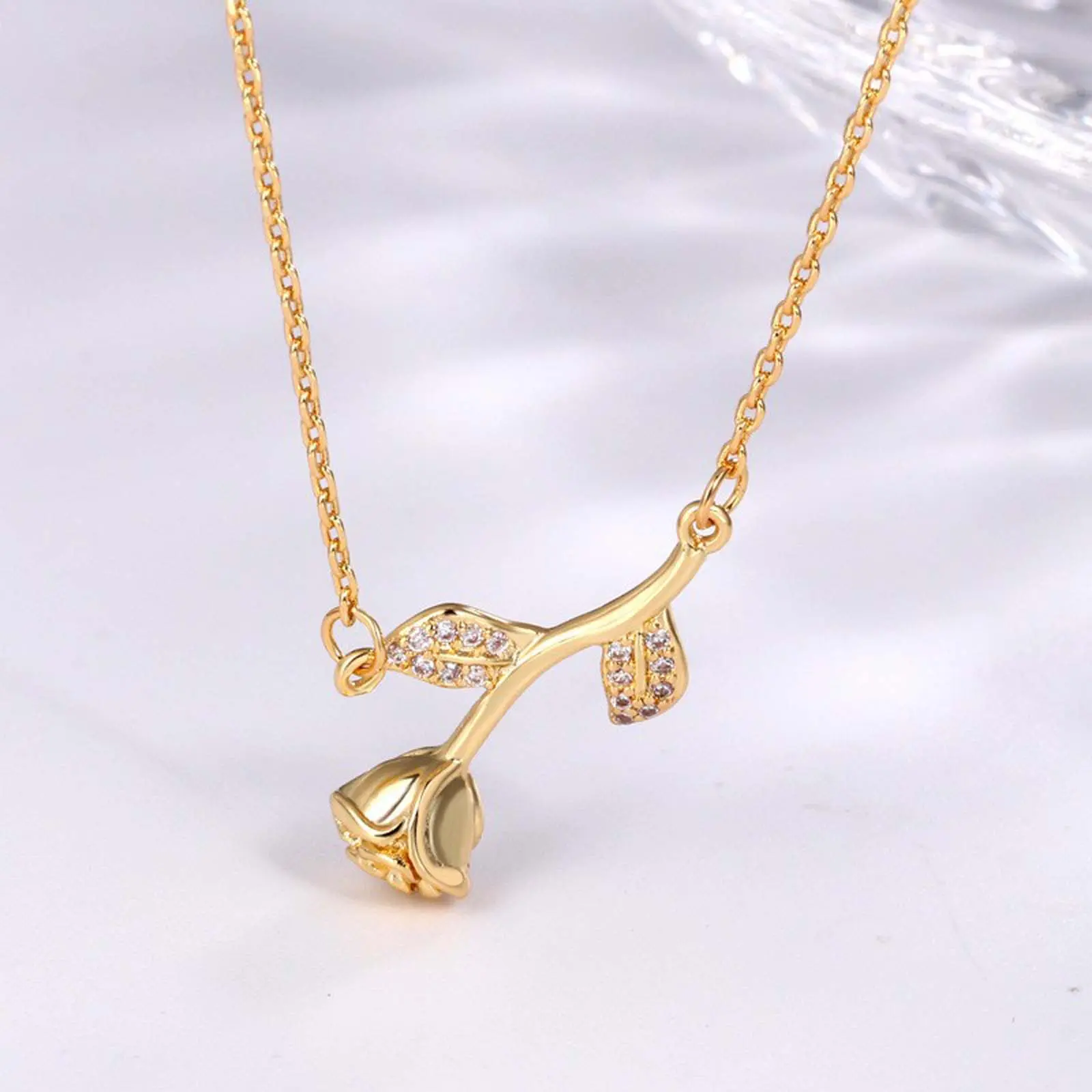 Elegant Golden 3D Rose Flower Necklace with Clavicle Chain for Women, Casual Daily Wear, Graceful Symbol of Love, Female, Adults, 3 Years