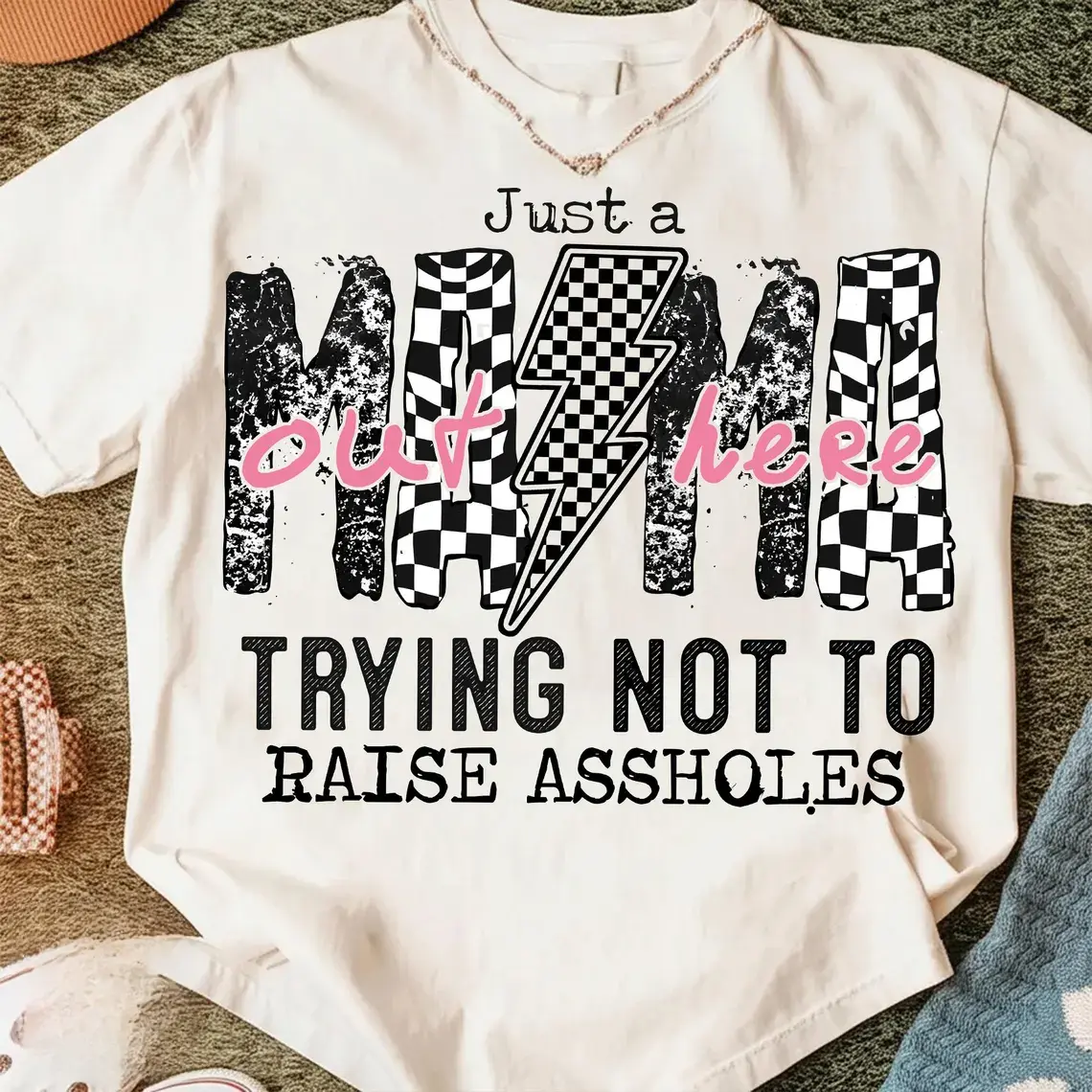 Humorous Women's T-Shirt: Features "Just a Mama out here doing my best" in a Fun, EdgyDesign