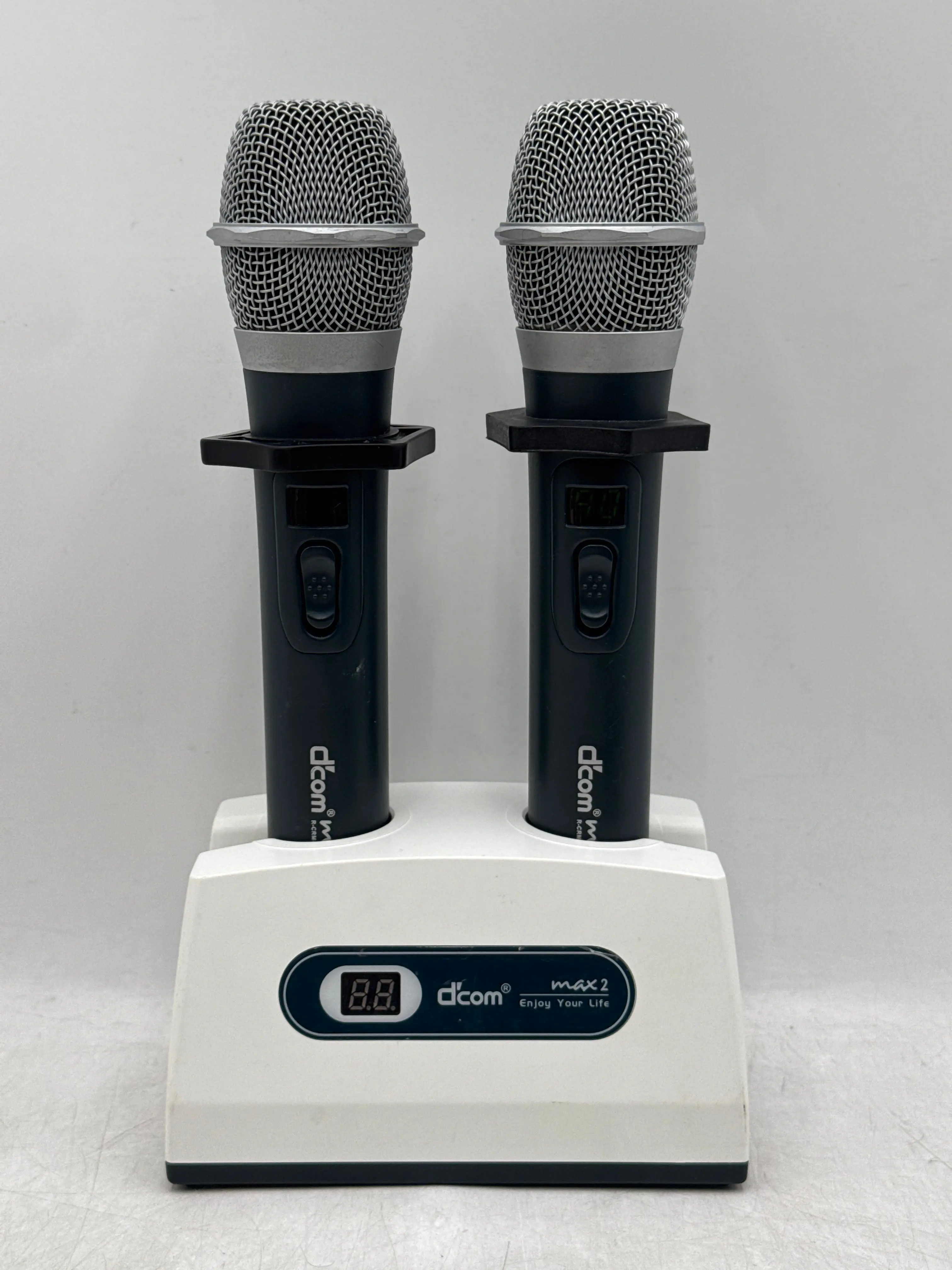 D'com MAX 2 Dual Wireless Microphone System with Charging Dock