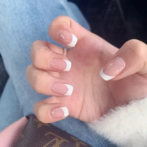 24PCS Elegant Set of Bright White French Pointed Patch-on Nails - Medium Square, French Tips Square Almond French Tip Press on Nails Coat Squoval Press on Nails DIY Manicure Gift for Women