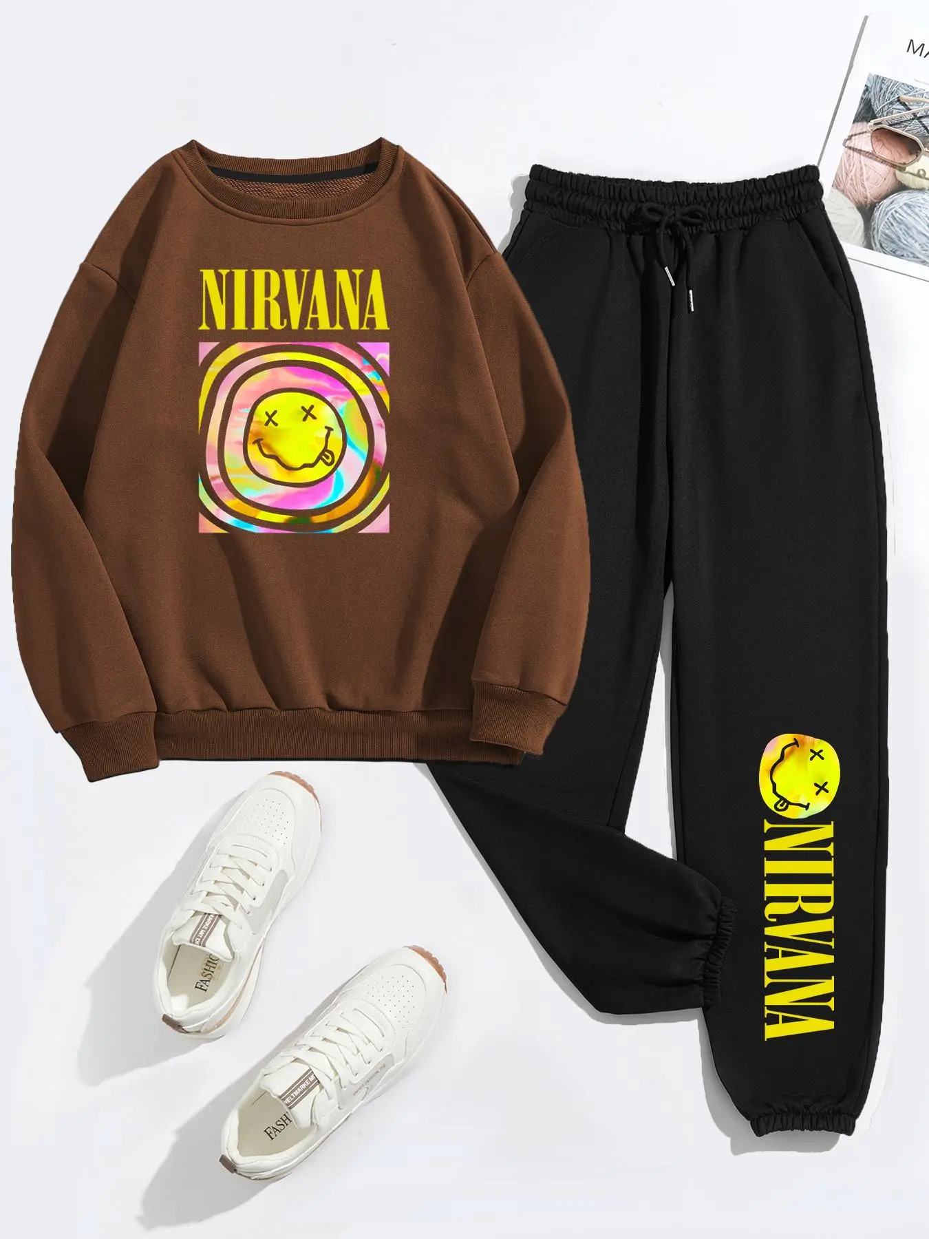 Women's Letter & Cartoon Smile Face Print Sweatshirt & Sweatpants Two-piece Set, Casual Round Neck Long Sleeve Pullover & Trousers for Spring & Fall, Women's Clothes for Daily Wear