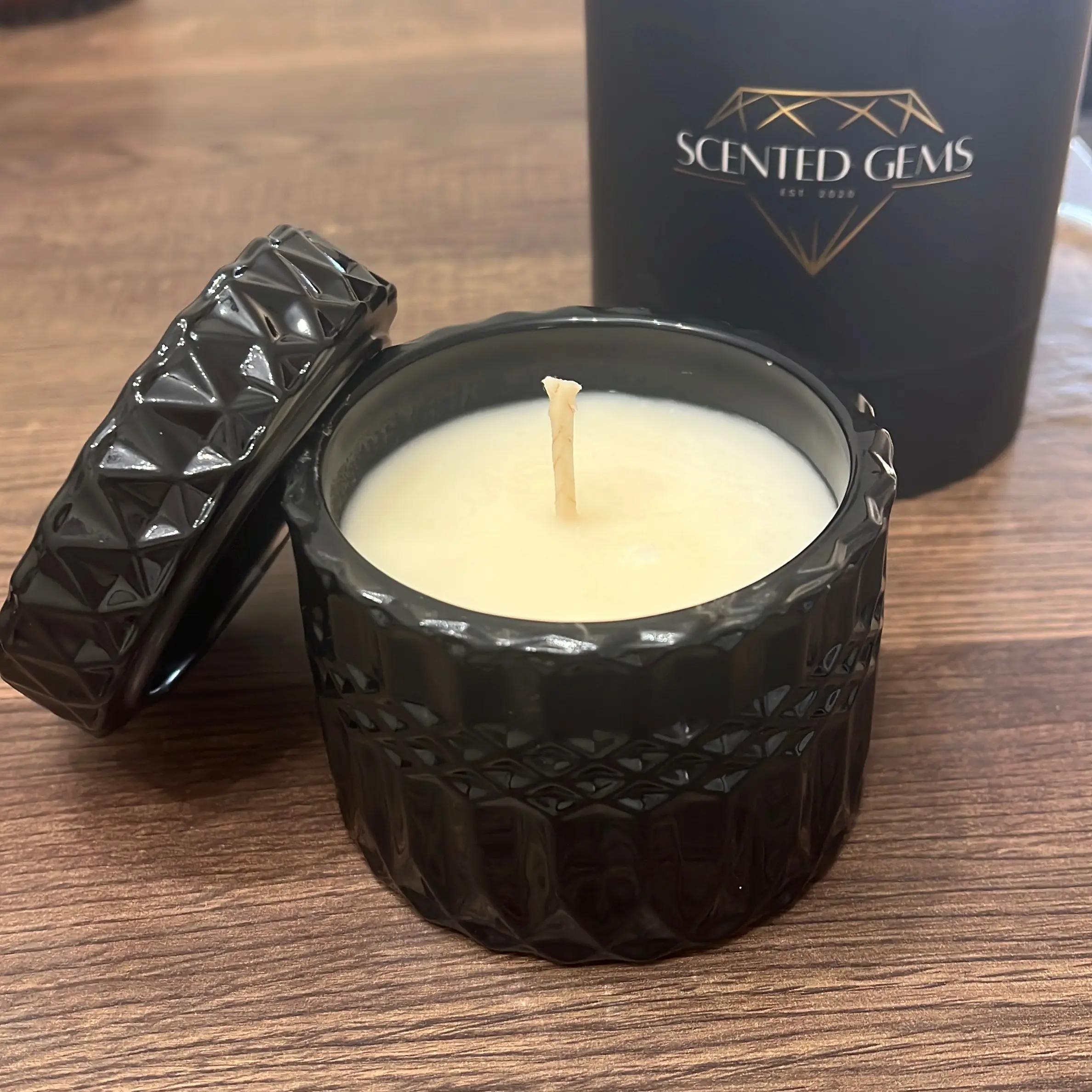 Onyx Gem Candle - Luxe Coconut Wax Non Toxic Clean Fragrance - Santal Scented