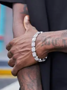 Square zircon sparkling bracelet, tennis bracelet, cuban chain bracelet, hip-hop luxurious and fashionable buckle bracelet, suitable for daily wear, vacation and dating occasions, and also a surprising and exquisite small gift