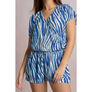 Elan Short Sleeve V-Neck Cropped Blouse