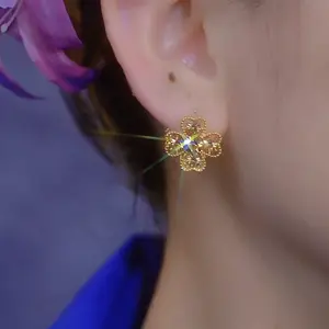 LisiZen High-End Coffee Color Zircon Heart Flower Earrings for Women, Stylish Internet Celebrity Versatile Earrings, 925 Silver New Light Luxury Design DZEH4003